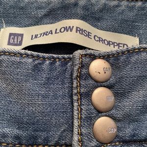 Gap ultra low rise cropped capri jeans, never worn.